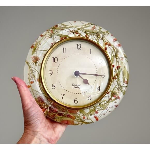 Clock Lucite Pastoral Dwelling Wall Clock with Dried Flowers Tested Works Resin - Picture 1 of 4